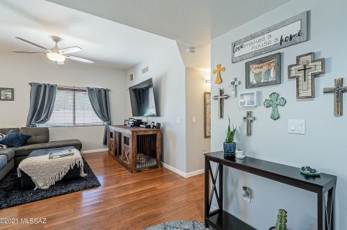 9266 Whipsnake Way, Tucson, AZ 85742-8328