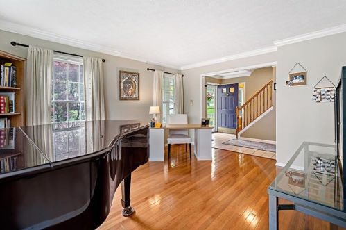1049 Lakemont Dr, Bridgeville PA  15017-1264 exterior