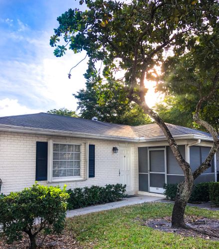 10137 45th Ave, Boynton Beach, FL 33436-4252