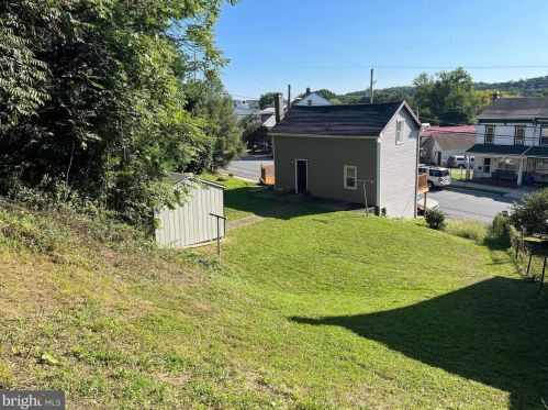 303 Port Clinton Ave, Moselem PA  19526-1712 exterior