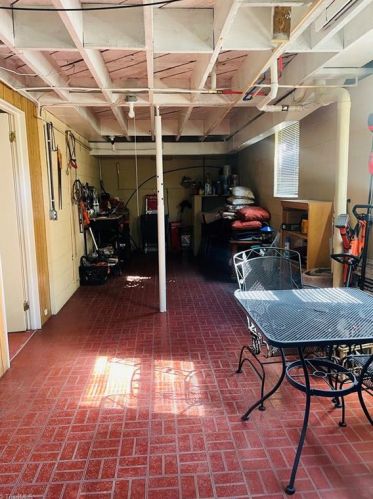 127 Pineview Dr, Mount Airy NC 27030-5145 exterior