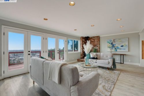 25705 Westview Way, Hayward, CA 94542-1937