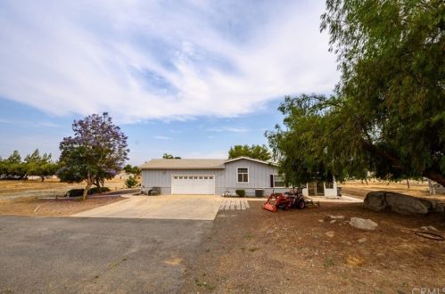 22721 Old Elsinore Rd, Perris CA  92570-8508 exterior