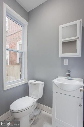 6526 Chew Ave, Philadelphia PA 19120-2332 exterior