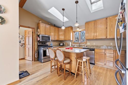 7312 Wind Lake Rd, Waterford, WI 53185-1510