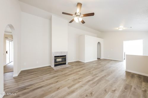 11972 73rd Ave, Peoria, AZ 85345-8947