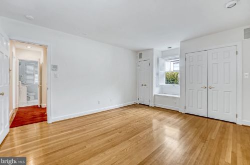 3073 Cleveland Ave, Washington DC 20008-3450 exterior