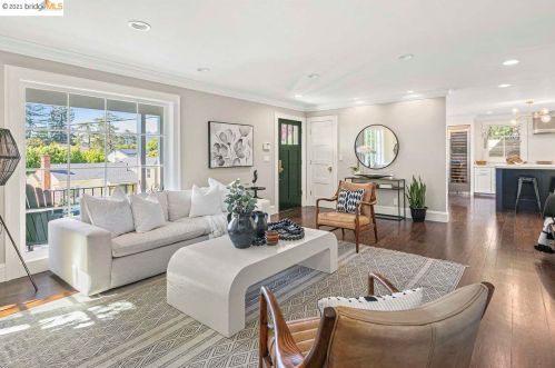 5828 Heron Dr, Oakland CA  94618-2628 exterior
