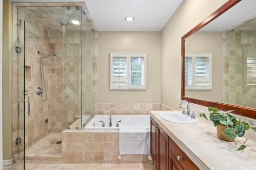 29 Via Amanti, Newport Beach CA  92657-1126 exterior