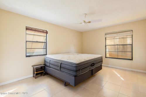 405 Banyan St, Sebastian FL  32958-4311 exterior