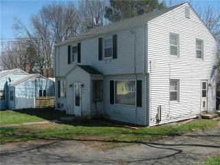 135 Elmhurst St, Hartford CT  06110-1468 exterior