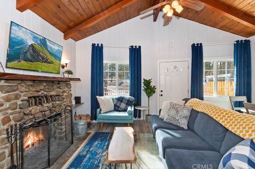 1117 Rainbow Blvd, Big Bear City CA  92314-9383 exterior