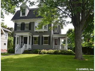 251 Main St, Canandaigua NY  14424-2117 exterior