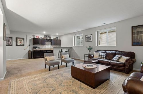2856 Crosshurst Ct, Darbydale OH  43123-8087 exterior