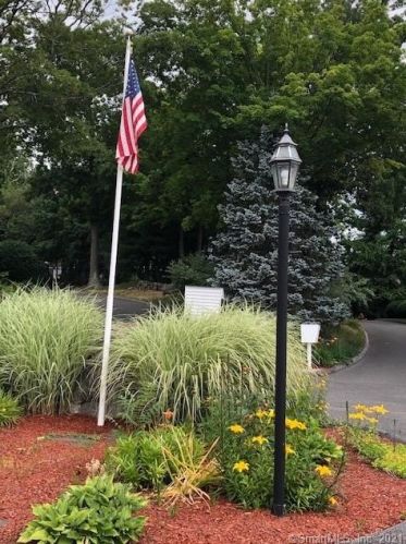 3249 Main St, Waterbury CT  06705-3461 exterior