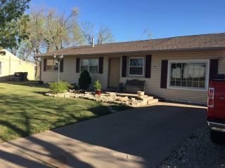 1507 Eastland Dr, Hutchinson, KS 67501-2759