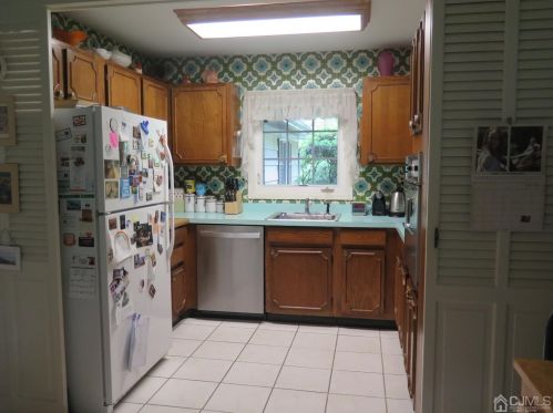9 Prests Mill Rd, Old Bridge NJ  08857-2734 exterior