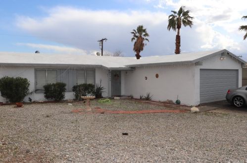 10960 Santa Cruz Rd, Desert Hot Springs, CA 92240-2417