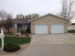 5 Owens Dr, Cozad, NE 69130-1052