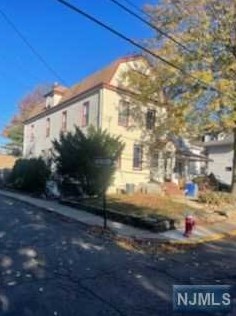 76 Gordon St, Ridgefield Park NJ  07660-1148 exterior