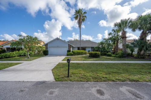2216 Amesbury Ct, West Palm Beach, FL 33414-8021