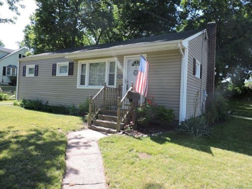 122 Woodbridge St, Manchester, CT 06042-2339