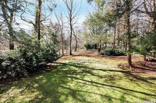 508 Wolf Hill Rd, Huntington Station NY  11746-5725 exterior