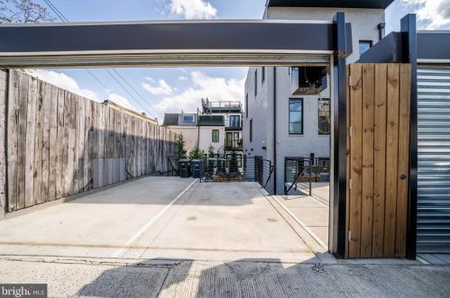 725 Euclid St, Washington DC 20001-2211 exterior