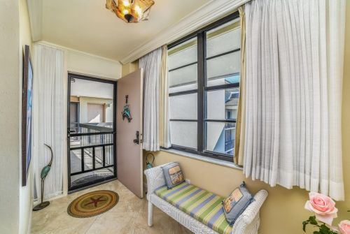 651 Seaview Ct, Marco Island, FL 34145-2919