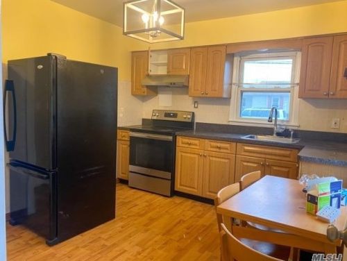 24 Belgrave Ave, Bayshore, NY 11706-2315
