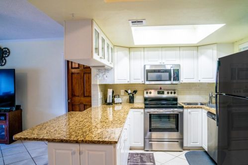 10270 Military Trl, West Palm Beach, FL 33410-4622