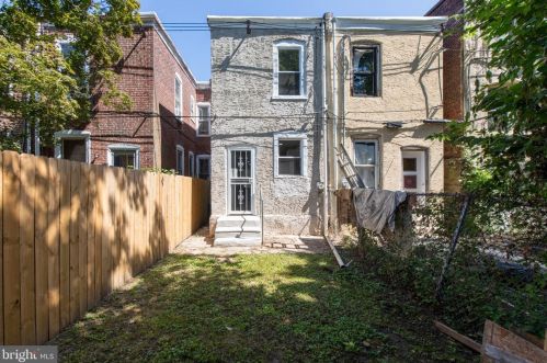 6526 Chew Ave, Philadelphia PA 19120-2332 exterior