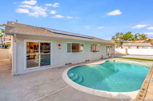 1896 Gotham St, Chula Vista CA  91913-2623 exterior
