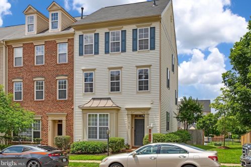9160 Ribbon Falls Loop, Bristow, VA 20136-6127