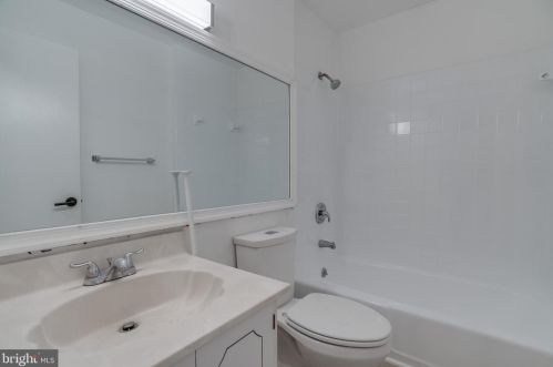 3029 Seminole Rd, Woodbridge VA  22192-1840 exterior