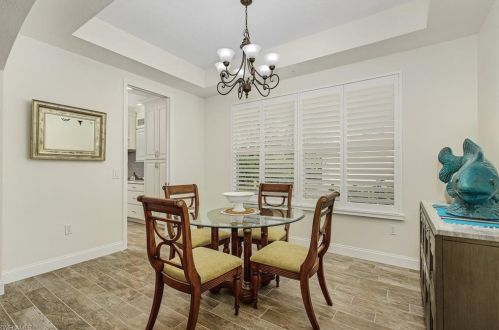 1405 Mariposa Cir, Naples, FL 11103-7268