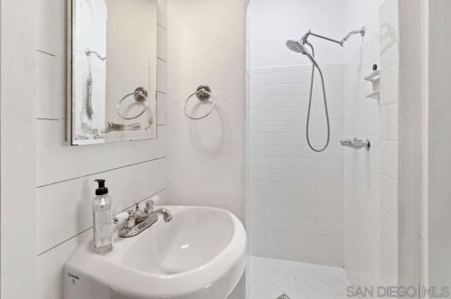 3221 Dumas St, San Diego CA  92106-1311 exterior