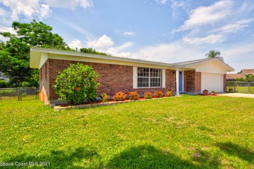 2584 Indian Hills Ct, Titusville, FL 32780-5928