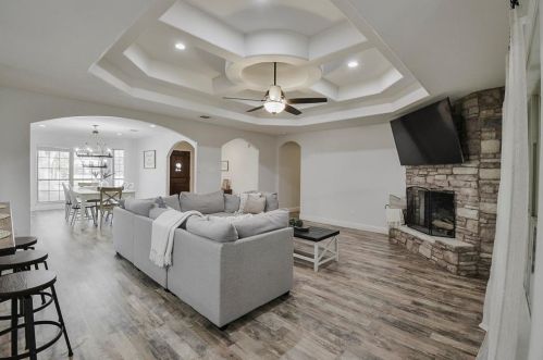 714 Holly Springs Dr, Conroe TX  77302-3764 exterior