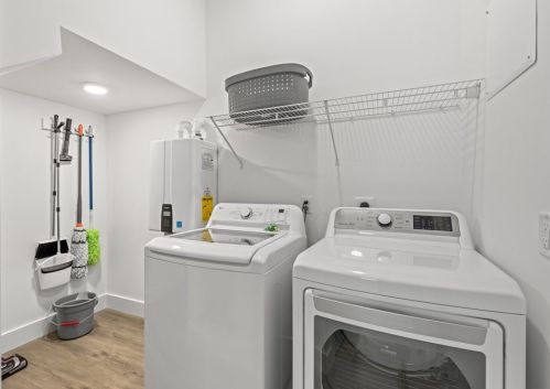 200 Pne Ave, Saint George Island FL  32328-2805 exterior