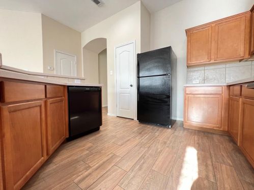 2605 Hewn Rock Way, Pearland TX  77584-3285 exterior