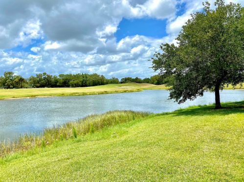 418 Stratford Ln, Fort Pierce, FL 34983-3439