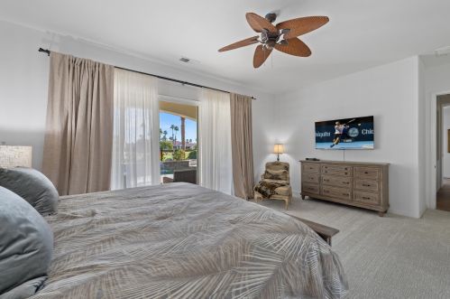 56430 Muirfield Vlg, La Quinta CA  92253-7648 exterior