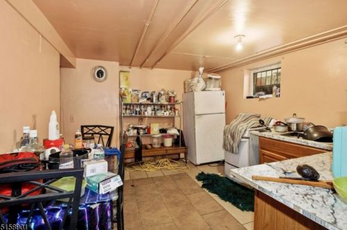 721 18 Ave, Irvington NJ 07111-3712 exterior