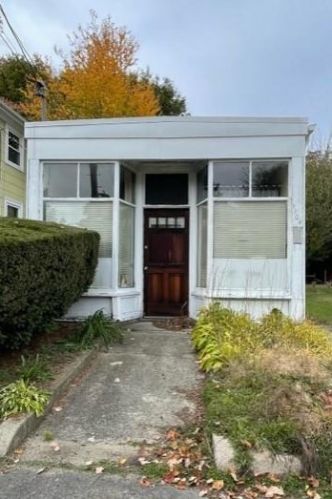 1104 Smithfield Ave, Lincoln, RI 02865-2638