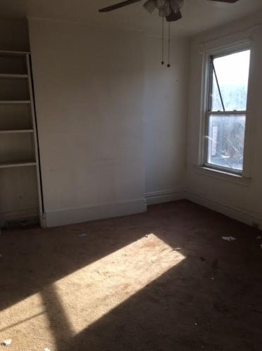 648 Middle Ave, Wall, PA 15148-1049