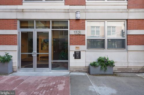 113 Bread St, Philadelphia PA  19106-4610 exterior