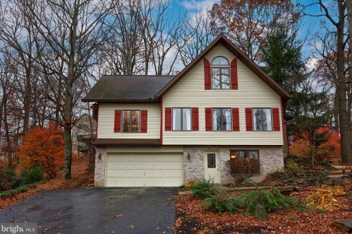 810 Verden Dr, Hummelstown, PA 17036-9700
