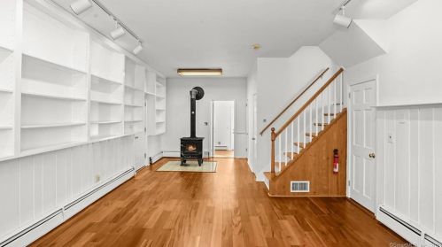 75 Nubel Ln, New Canaan CT  06840-6913 exterior