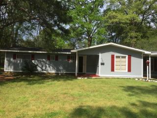 210 Melrose Dr, Jackson MS  39211-4320 exterior